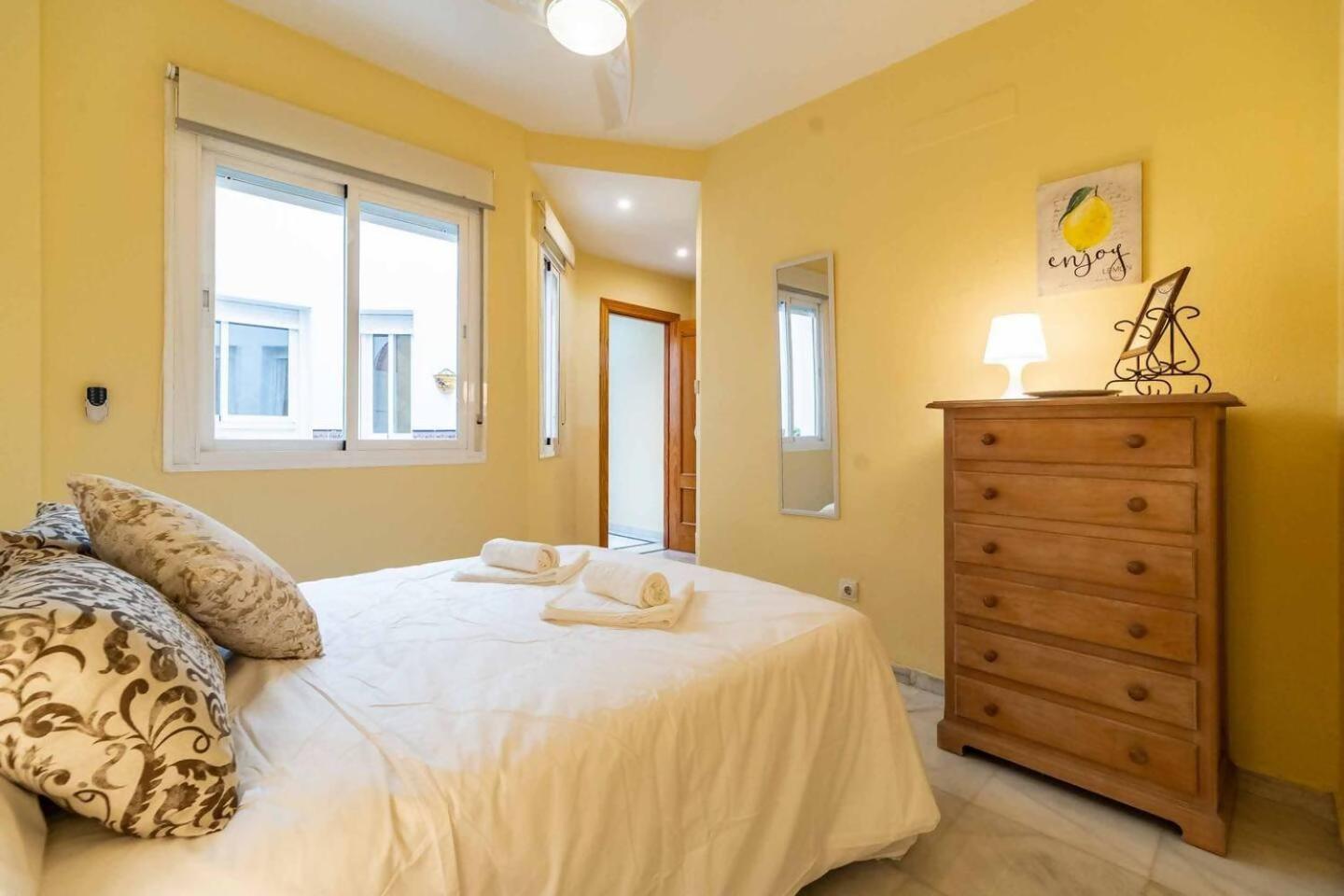 Cyv Centrally Located 1 Bed 1 Bath Near The Beach Fuengirola Ngoại thất bức ảnh